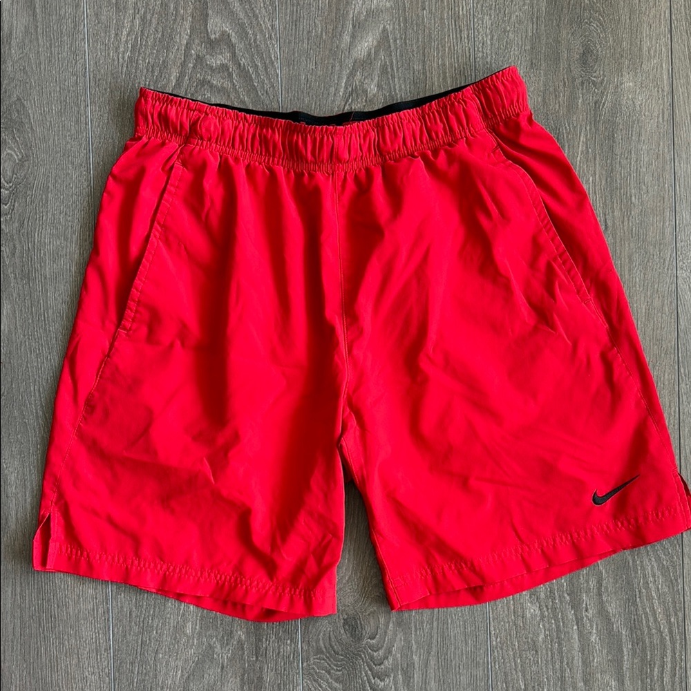 LIKE NEW RED NIKE ATHLETIC SHORTS SIZE LARGE